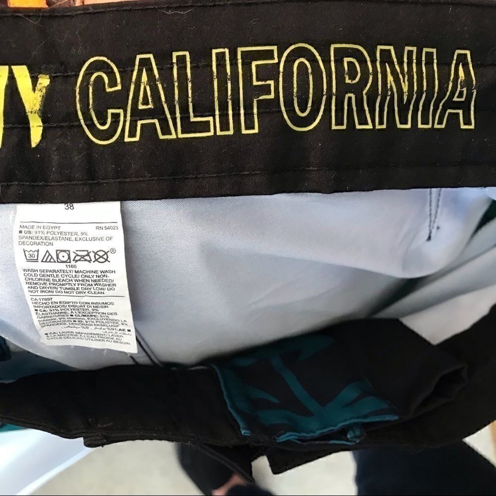 Old Navy California Size 38 Board Shorts! - Picture 12 of 13